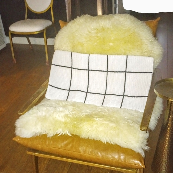 12" x 22" in. Authentic Brand New Turkish pillow case. Rare design. Wool front. - Picture 2 of 5